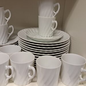 Elegant kaffeservise fra Porsgrund Porselen i det klassiske "Maud Bogstad"-mønsteret